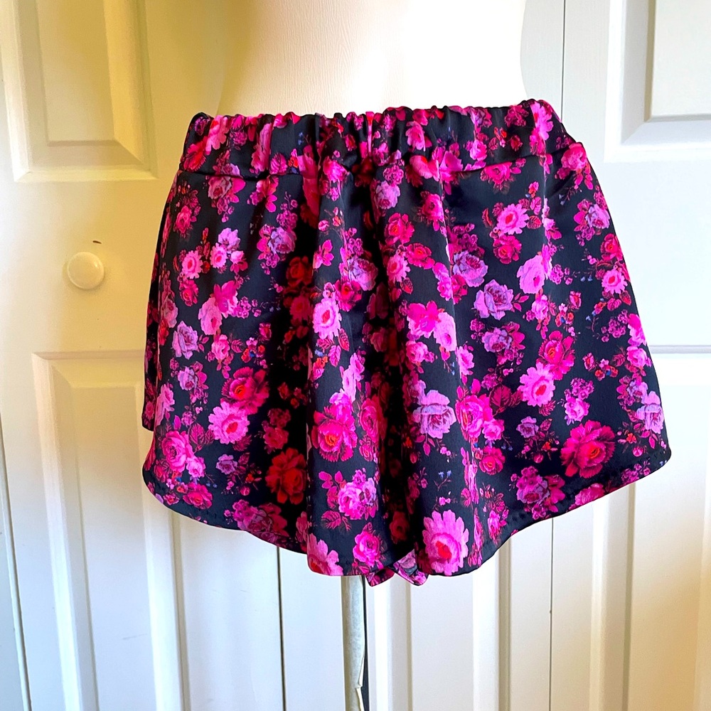 NEW For Love&Lemons Floral Shorts XS NWOT